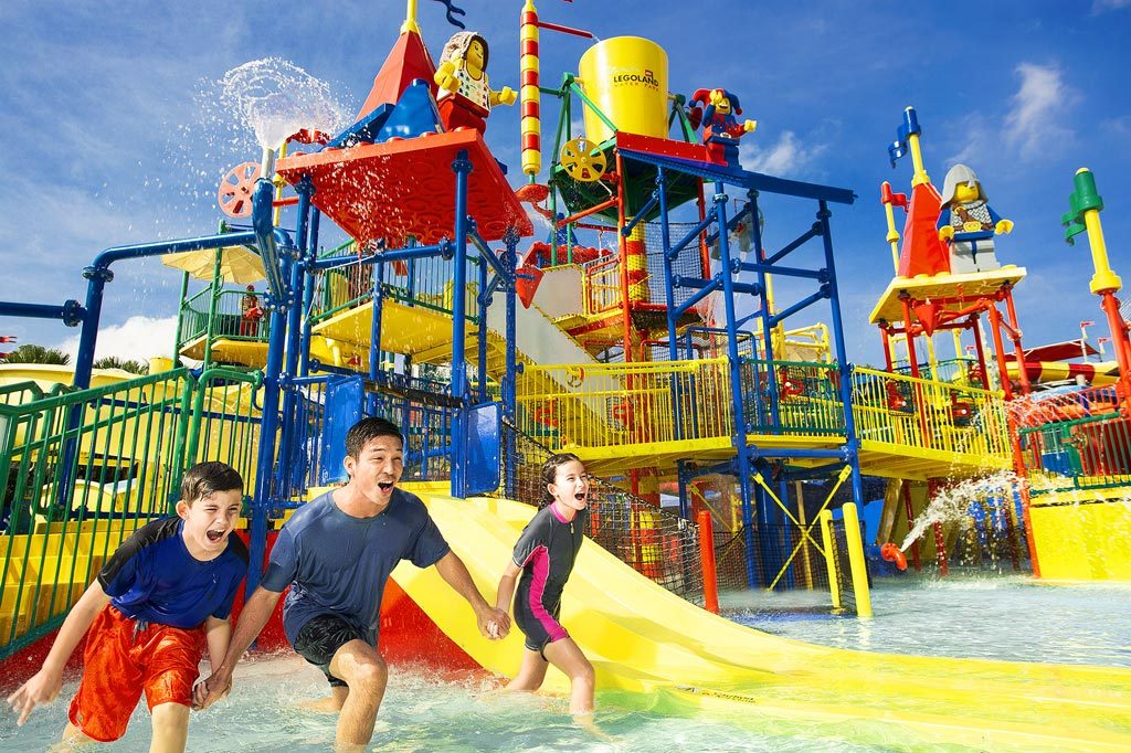 馬來西亞樂高樂園（LEGOLAND® Malaysia Resort）是一個以樂高為主題，集合主題公園、水上樂園和酒店為一體的度假區。馬來西亞樂高樂園（LEGOLAND® Malaysia Resort）是一個以樂高為主題，集合主題公園、水上樂園和酒店為一體的度假區。